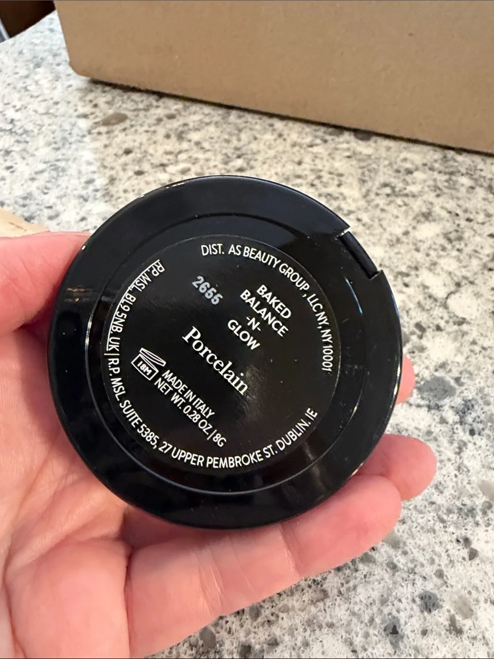 Laura Geller Baked Illuminating Foundation - Porcelain New damaged box